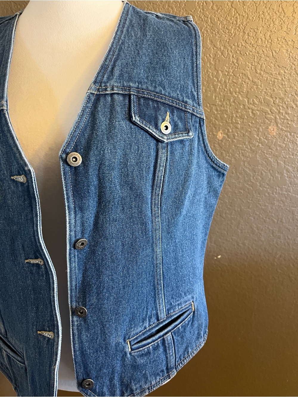 Classic Denim Vest in Medium Blue size L - Picture 2 of 7